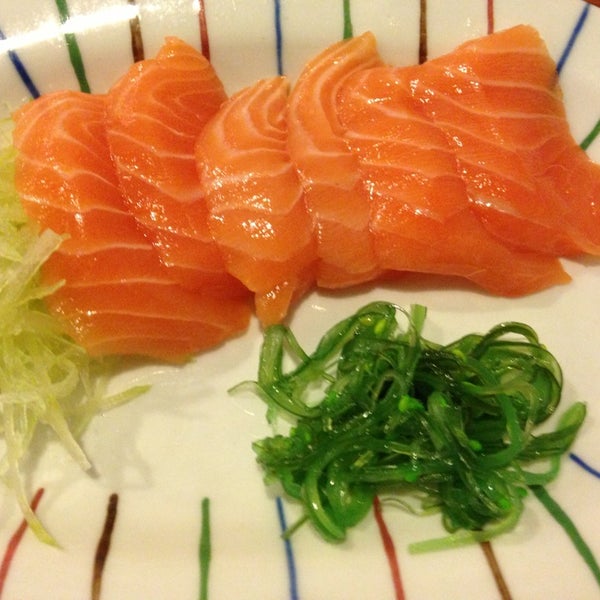 Foto diambil di Sushi Hana oleh Johanes H. pada 7/20/2013