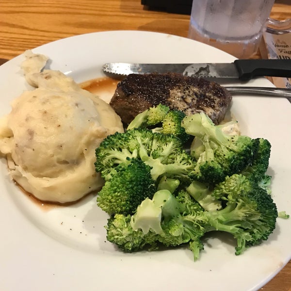 Photo taken at Chili&#39;s Grill &amp; Bar by Alyssa G. on 7/1/2018