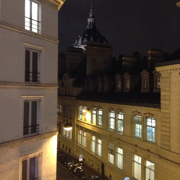Foto diambil di Grand Hotel Saint Michel oleh Mikhail pada 3/6/2013