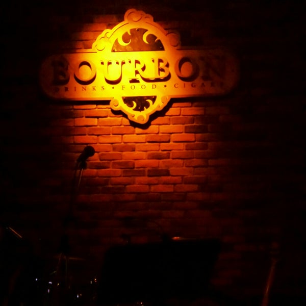 4/18/2014 tarihinde 🌴Irene🍹ziyaretçi tarafından Bourbon Bar'de çekilen fotoğraf