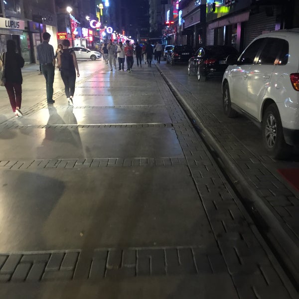 Das Foto wurde bei Kıbrıs Şehitleri Caddesi von Metin S. am 5/22/2015 aufgenommen