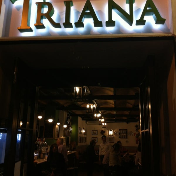 รูปภาพถ่ายที่ Restaurante Triana โดย Richard L. เมื่อ 6/28/2013