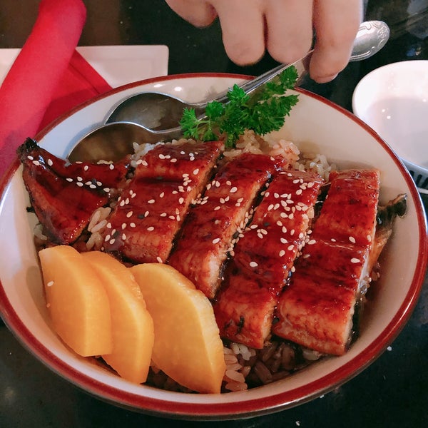 Foto scattata a Rumble Fish Japanese Restaurant da Backlighting il 5/16/2019