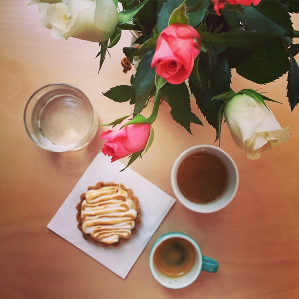 4/17/2016 tarihinde Markéta P.ziyaretçi tarafından onesip coffee'de çekilen fotoğraf