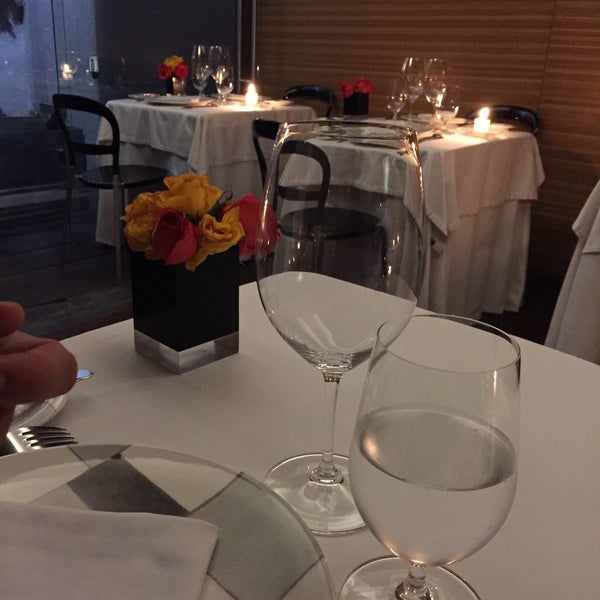 รูปภาพถ่ายที่ Jaso Restaurant โดย RojoMate เมื่อ 6/19/2015