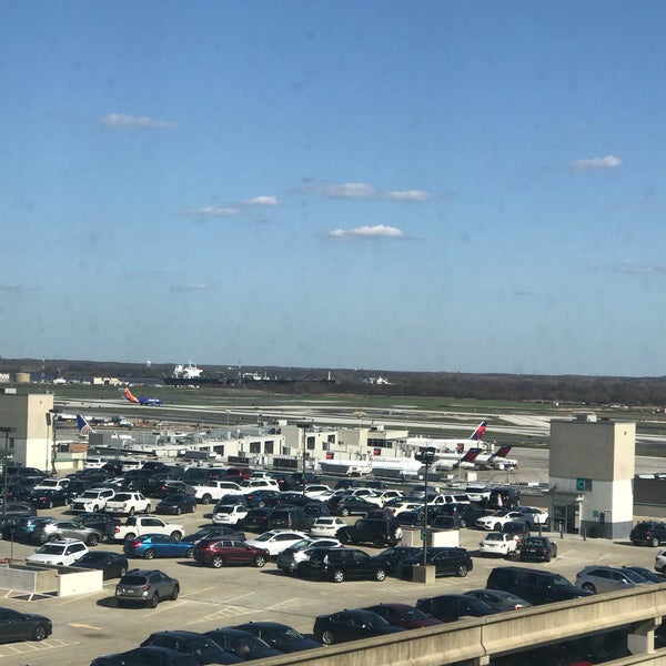 Foto tirada no(a) Philadelphia Airport Marriott por 🤷‍♀️Carol em 4/20/2018