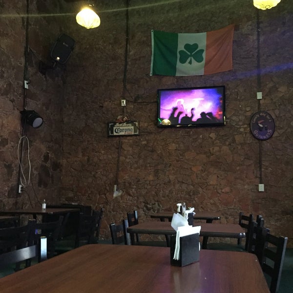 Foto diambil di Piper&#39;s Irish Pub oleh Gustavo A. pada 4/21/2016