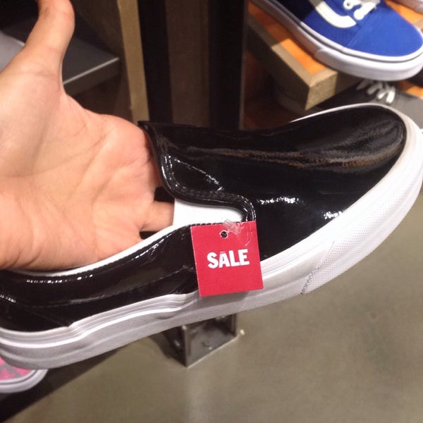 vans store southcenter mall