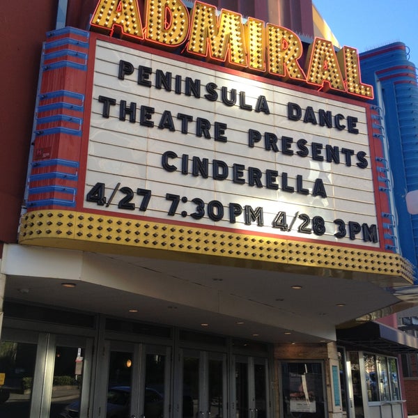 4/25/2013 tarihinde Deliana B.ziyaretçi tarafından Admiral Theatre'de çekilen fotoğraf