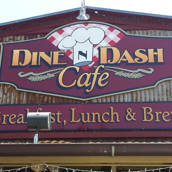 7/25/2013에 Andrew S.님이 Dine n Dash Pub &amp; Grill에서 찍은 사진