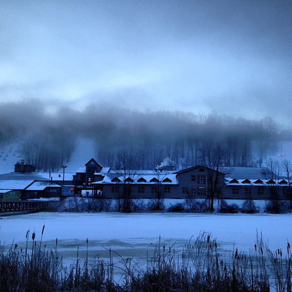 2/10/2013 tarihinde Kevin F.ziyaretçi tarafından Shawnee Mountain Ski Area'de çekilen fotoğraf