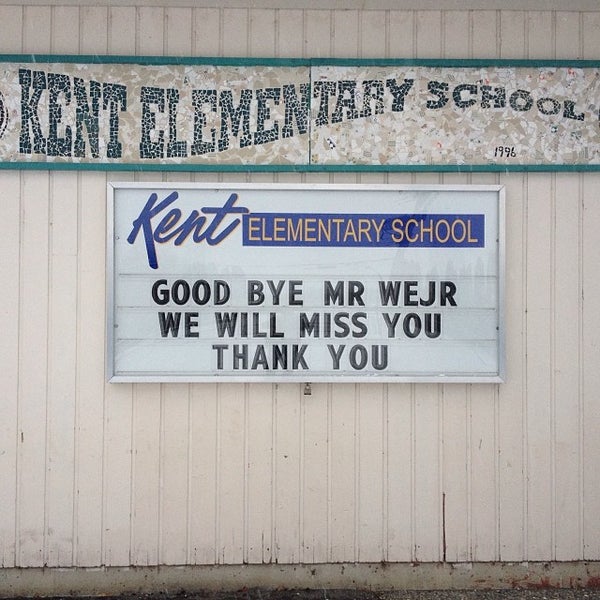 รูปภาพถ่ายที่ Kent Elementary School โดย Chris W. เมื่อ 12/20/2013