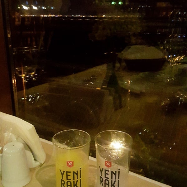 Снимок сделан в Körfez Aşiyan Restaurant пользователем ESN ♌. 1/21/2020