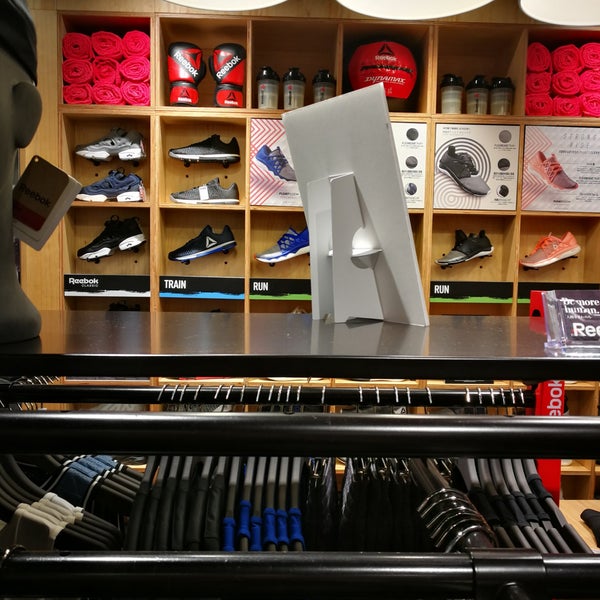 call reebok customer service