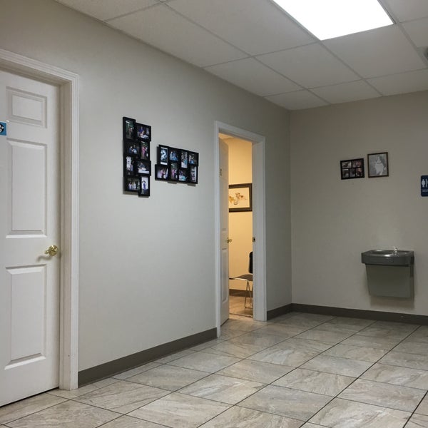 Animal Emergency and Specialty Center Veterinarian in Springdale