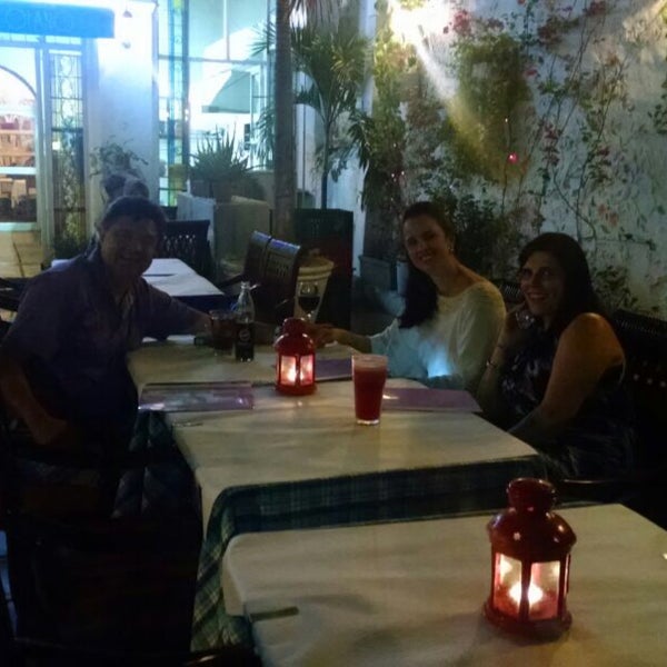 Foto tirada no(a) Donde Olano Restaurante por Angie V. em 2/12/2015