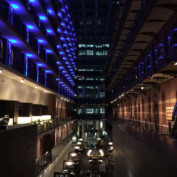 Photo taken at InterContinental Melbourne The Rialto by Julian R. on 4/21/2015