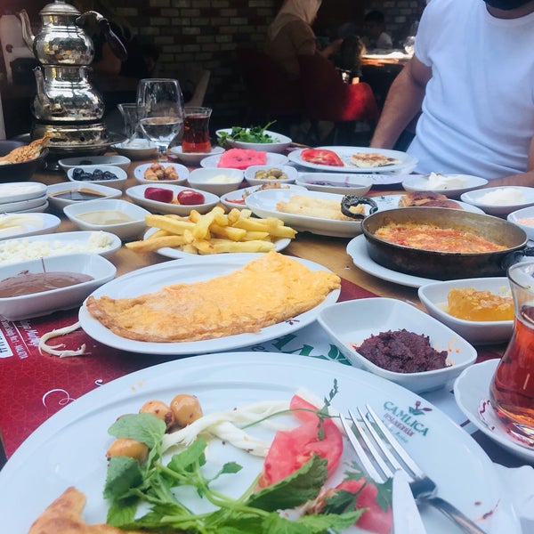 Photo taken at Çamlıca Restaurant Malatya Mutfağı by HülyaNaz🐬 on 7/18/2021