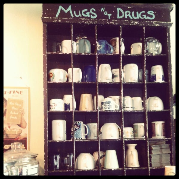 Foto tirada no(a) Treehouse Coffee Shop por Lisa M. em 9/14/2012