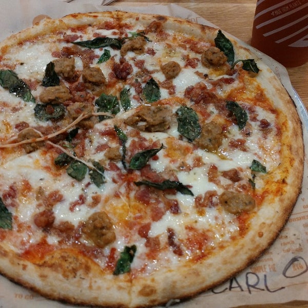 1/26/2018にCarl D.がBlaze Pizzaで撮った写真