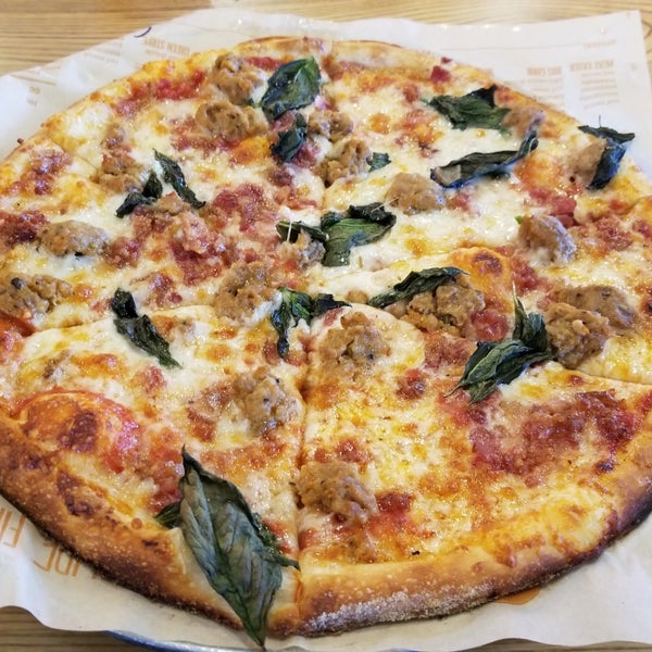 10/13/2018にCarl D.がBlaze Pizzaで撮った写真