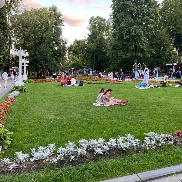 Снимок сделан в Сад «Эрмитаж» пользователем Iennifer 8/22/2021