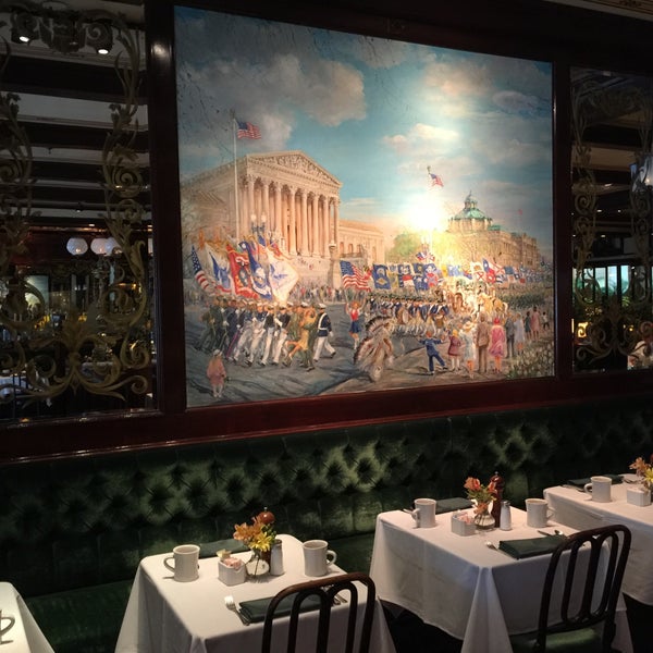 Photo taken at Old Ebbitt Grill by Jacob E. on 7/27/2015