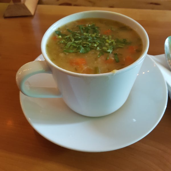 Egyptian lentil soup 🍲+ Homemade hot chocolate☕ +Jungle burrito with corn chowder...ended that with a carrot muffin with vegan butter 😋. Well recommended