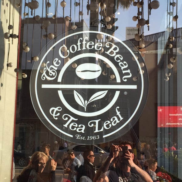 5/17/2015 tarihinde Dominic P.ziyaretçi tarafından The Coffee Bean &amp; Tea Leaf'de çekilen fotoğraf