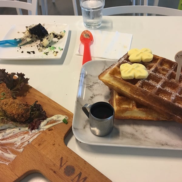 Was pleasantly surprised to see the play area inside the cafe. My daughter and her friends had fun. I like the portobello fritters and the plain buttermilk waffles.