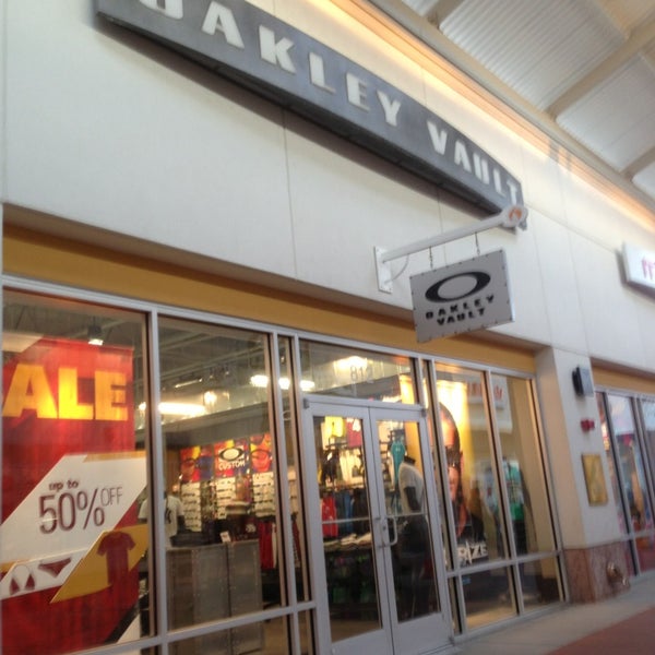 Oakley Vault, 1 Premium Outlets Blvd Tinton Falls, NJ