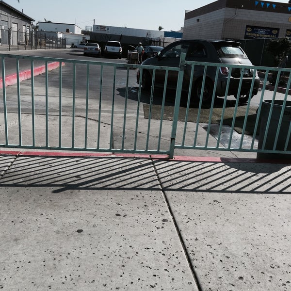 Rosecrans Car Wash Car Wash and Detail in Midway District