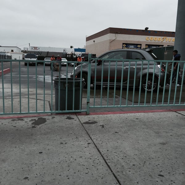 Rosecrans Car Wash Car Wash and Detail in Midway District