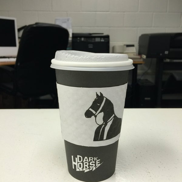 Foto tirada no(a) Dark Horse Coffee Roasters por toisan em 4/8/2016