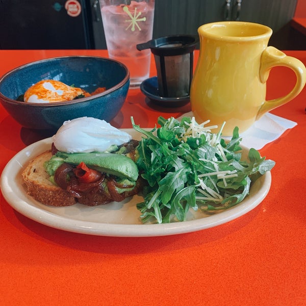 Photo taken at Snooze, an A.M. Eatery by toisan on 7/22/2019