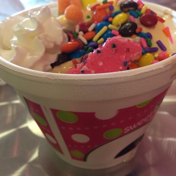 Sweet Frog Premium Frozen Yogurt (Now Closed) Frozen Yogurt Shop in