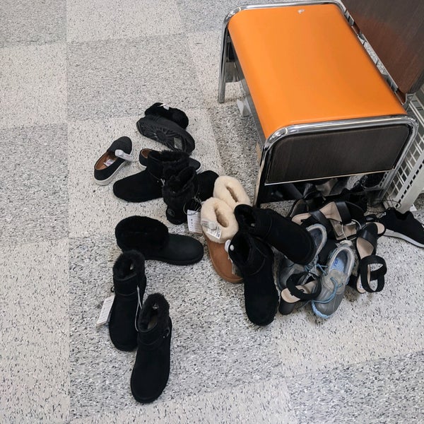 DSW Designer Shoe Warehouse Cornerstar 2 tips from 404 visitors