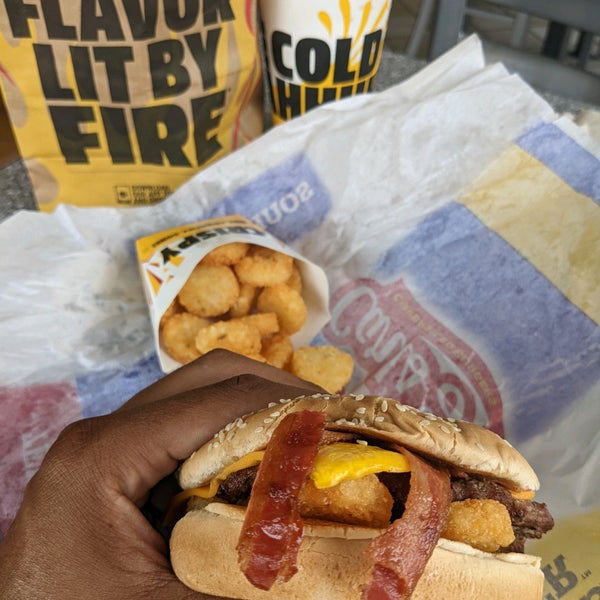 Carl's Jr. Fast Food Restaurant in Lakewood