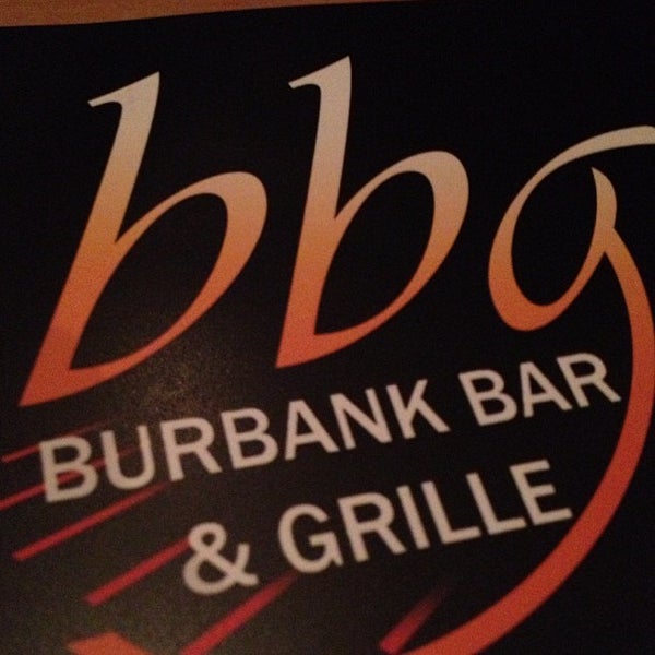 Foto tirada no(a) Burbank Bar &amp; Grille por Sheila K. em 12/16/2012