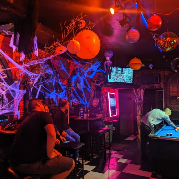 Photo taken at Jekyl &amp; Hyde by Rob D. on 10/8/2019