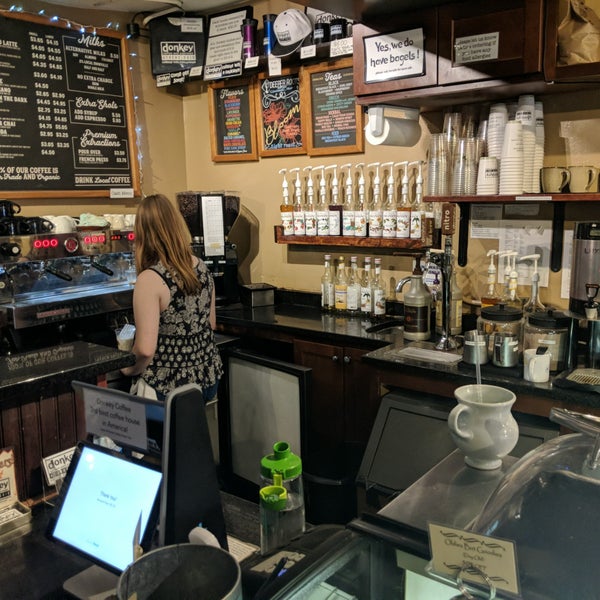 4/8/2019에 Rob D.님이 Donkey Coffee &amp; Espresso에서 찍은 사진