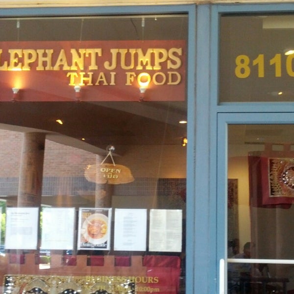 Photo taken at Elephant Jumps Thai Restaurant by Rob D. on 5/10/2013