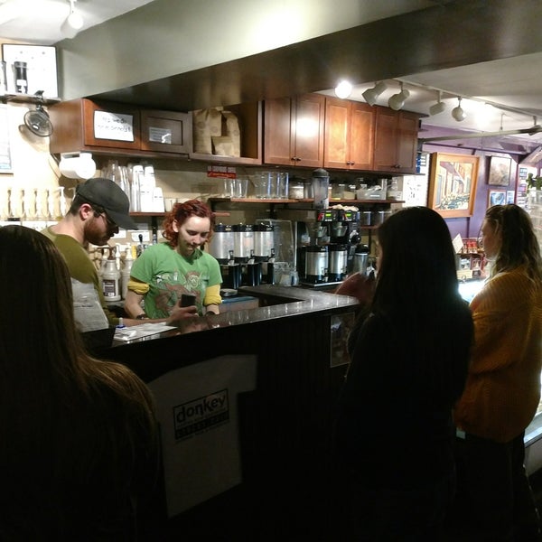 11/16/2017 tarihinde Rob D.ziyaretçi tarafından Donkey Coffee &amp; Espresso'de çekilen fotoğraf