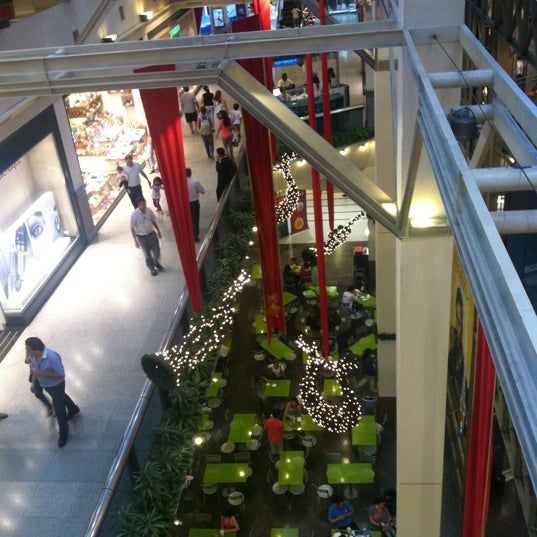 Photo taken at Nuevocentro Shopping by Nico A. on 11/22/2012