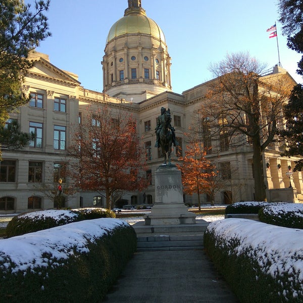 Das Foto wurde bei Georgia State Capitol von Vyacheslav T. am 12/10/2017 aufgenommen