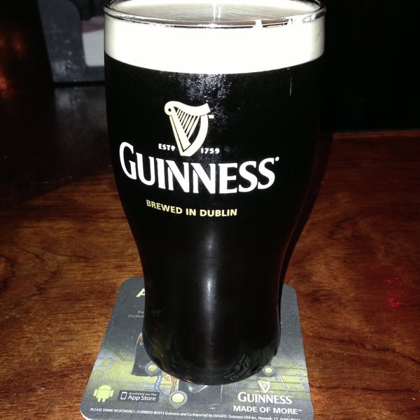 Снимок сделан в The Chieftain Irish Pub &amp; Restaurant пользователем Dan M. 5/15/2013