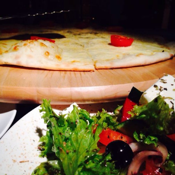 Foto tomada en Bon.A.Pizza  por Alena el 4/25/2014