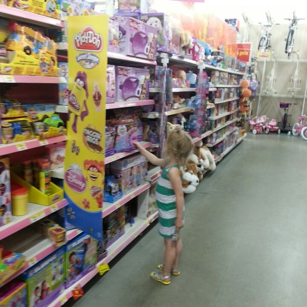 Walmart Supercentre 106 visitors