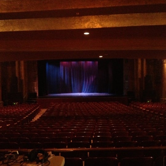 รูปภาพถ่ายที่ State Theatre of Ithaca โดย Amanda A. เมื่อ 10/11/2012