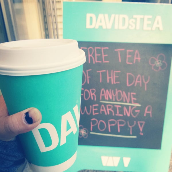 Photo taken at DAVIDsTEA by Madeline Y. on 11/11/2015